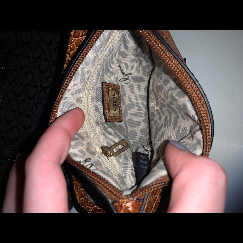 GUESS purse bundle - Picture 5 of 7